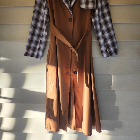Plaid panel lapel neck belt trench coat size medium. - Picture 5 of 5